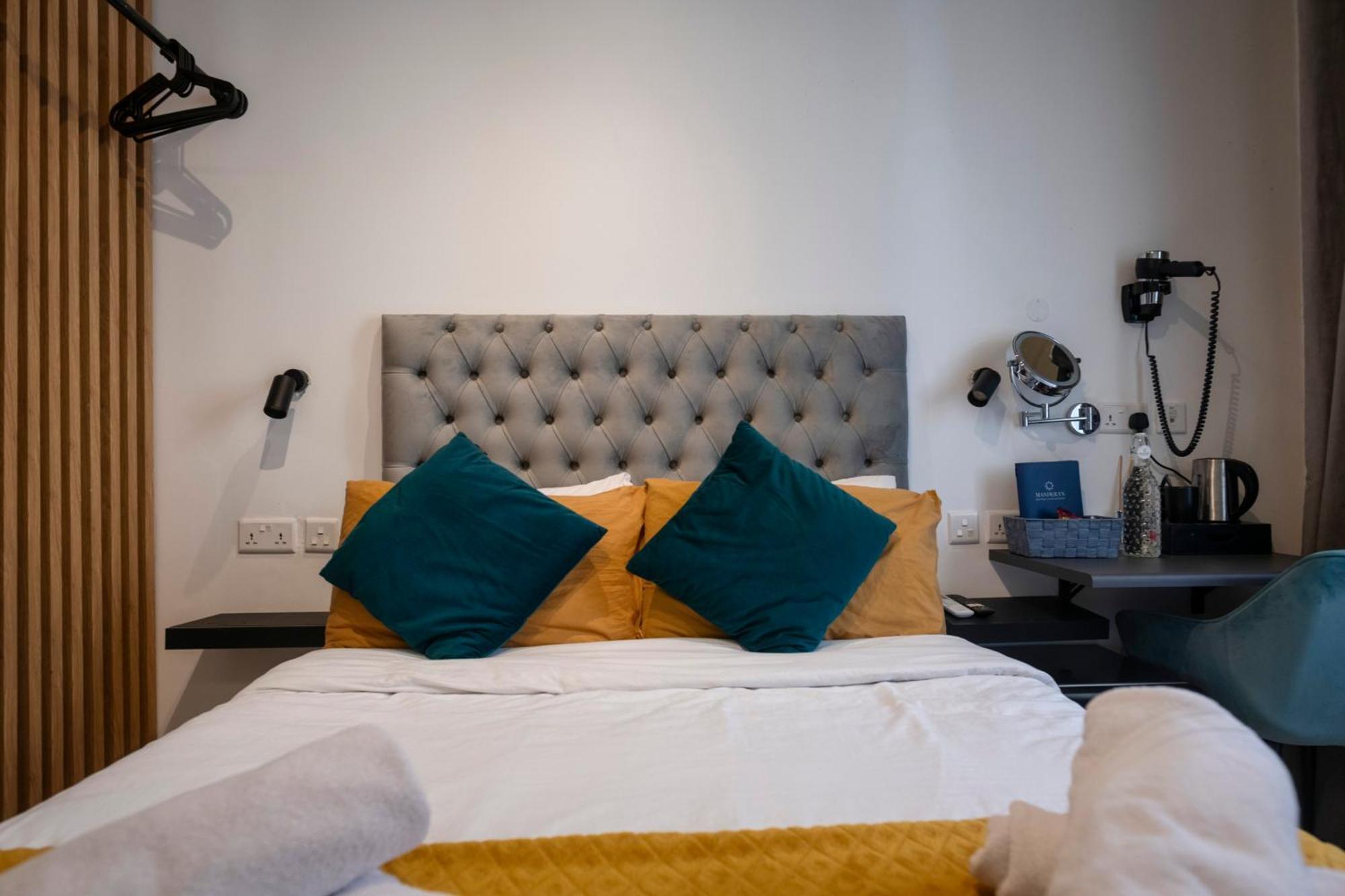 Mandera'S Boutique Suites & Dorms Valletta Ngoại thất bức ảnh