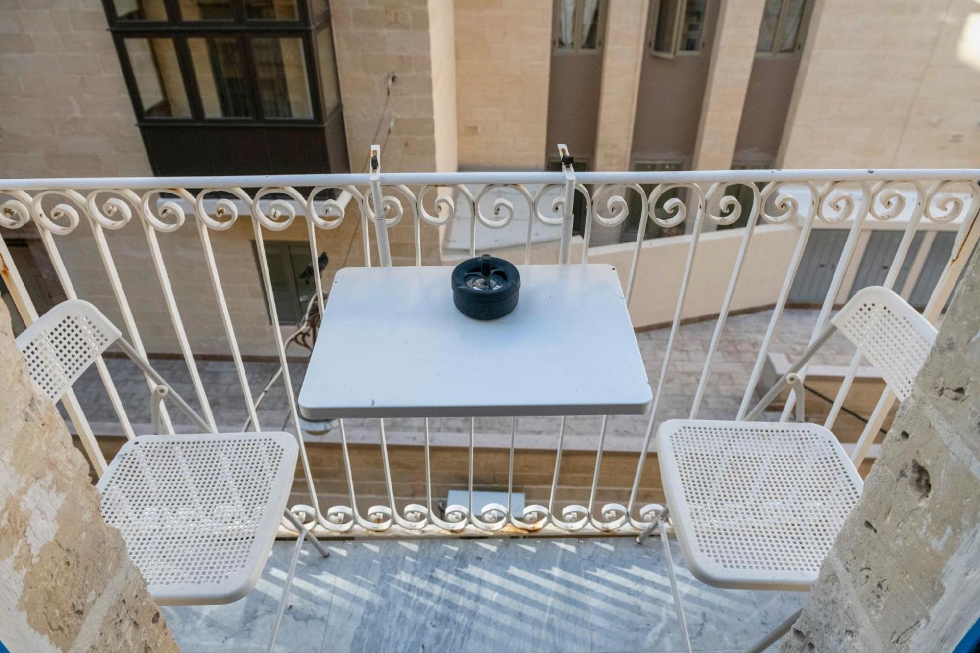 Mandera'S Boutique Suites & Dorms Valletta Ngoại thất bức ảnh