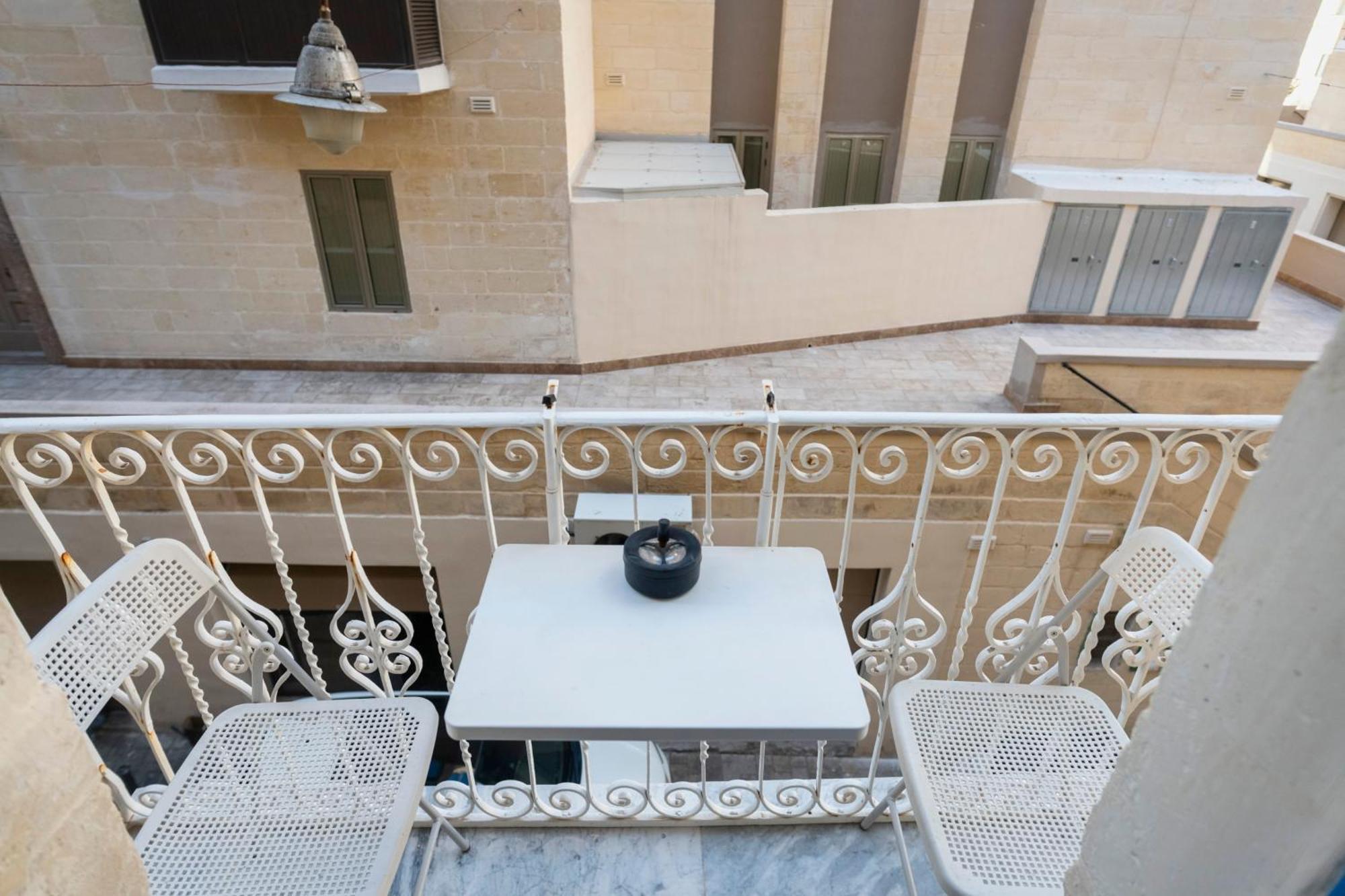 Mandera'S Boutique Suites & Dorms Valletta Ngoại thất bức ảnh